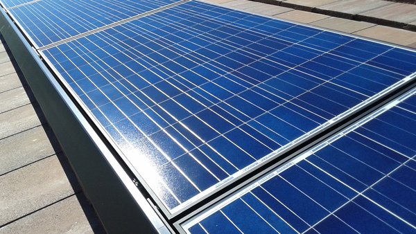 Self-cleaning solar panel kit